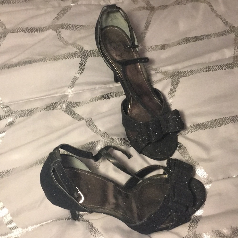 Sparkling black heels